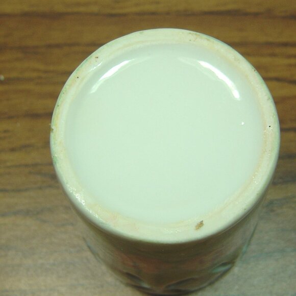 Vintage handpainted vase/catch-all container-pink roses-signed & dated--1980 - Picture 5 of 5